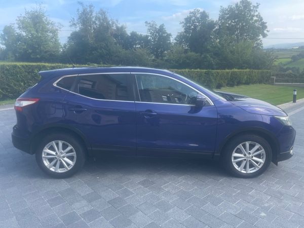 Nissan Qashqai SUV, Diesel, 2015, Blue