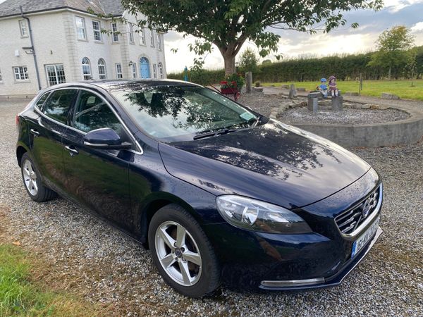 Volvo V40 Hatchback, Diesel, 2016, Blue