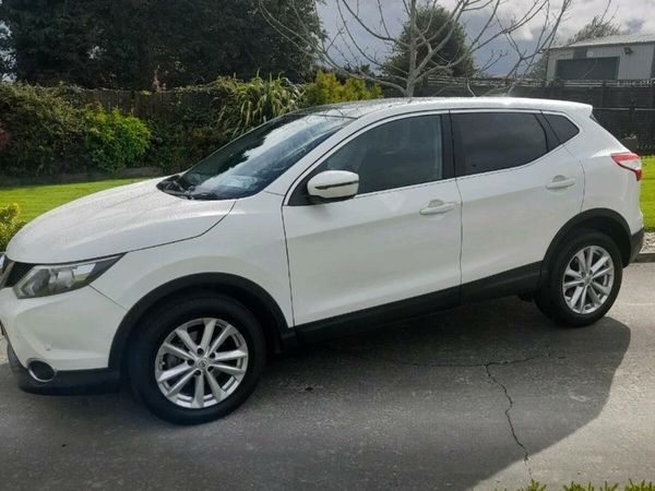 Nissan Qashqai Hatchback, Diesel, 2014, White