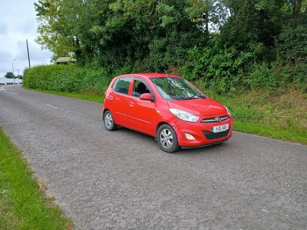 Hyundai i10 Hatchback, Petrol, 2011, Red