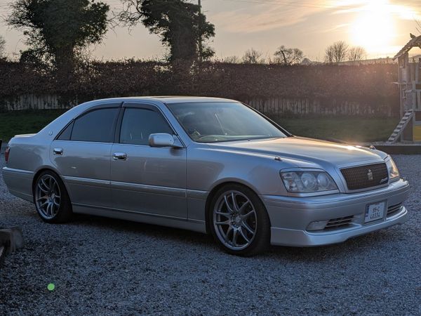 Toyota Crown Saloon, Petrol, 1999, Silver