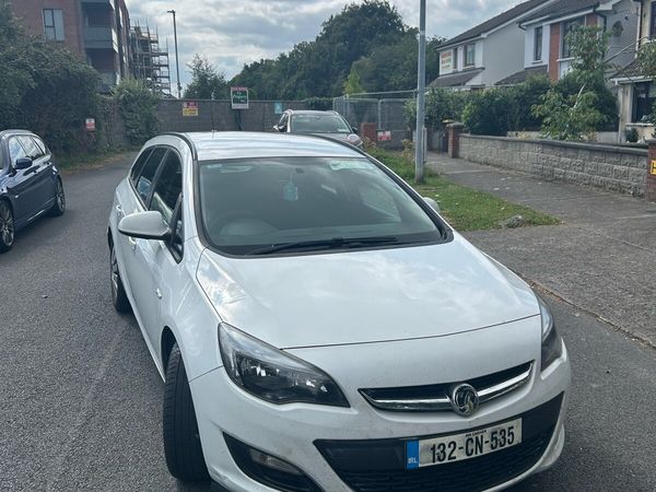 Vauxhall Astra Estate, Diesel, 2013, White