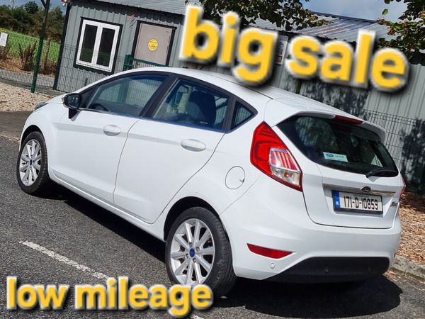 Ford Fiesta Hatchback, Diesel, 2017, White