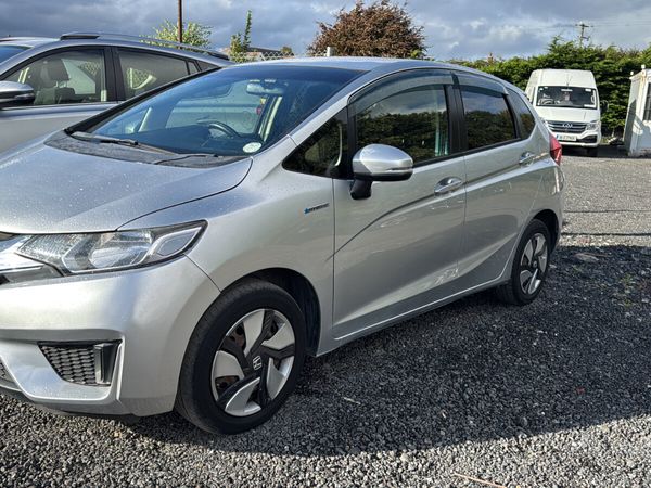 Honda Fit Hatchback, Petrol Hybrid, 2014, Silver