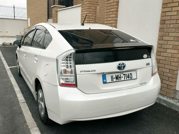 Toyota Prius Hatchback, Petrol Hybrid, 2011, White