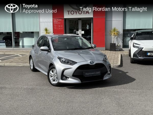 Toyota Yaris Hatchback, Petrol Hybrid, 2022, Silver