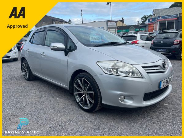 Toyota Auris Hatchback, Petrol, 2013, Silver