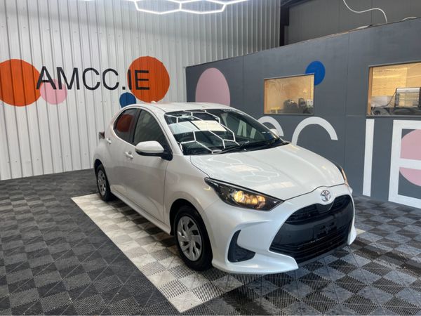 Toyota Yaris Hatchback, Petrol, 2022, White