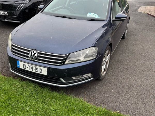 Volkswagen Passat Saloon, Diesel, 2012, Blue