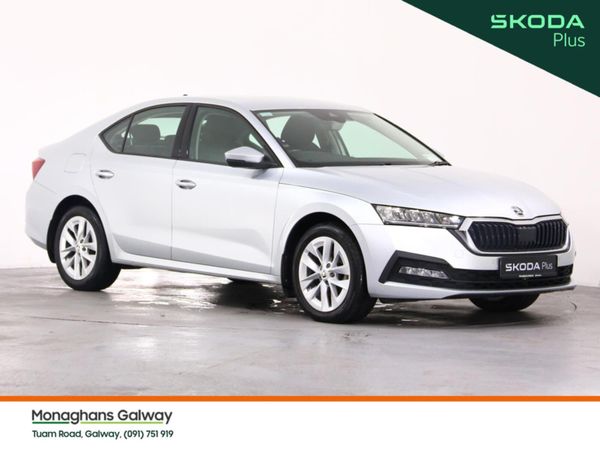 Skoda Octavia Saloon, Diesel, 2023, Grey