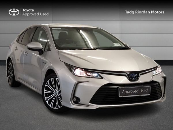 Toyota Corolla Saloon, Petrol Hybrid, 2021, Silver