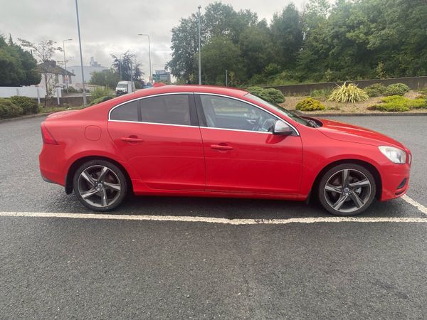 Volvo S60 Saloon, Diesel, 2012, Red