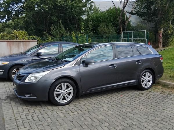 Toyota Avensis Estate, Diesel, 2011, Grey