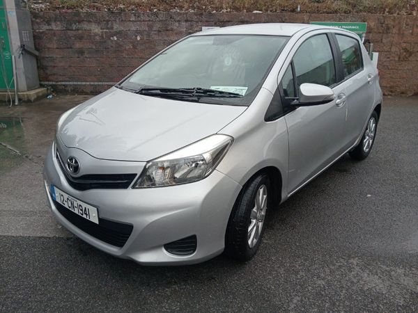 Toyota Yaris Hatchback, Diesel, 2012, Silver