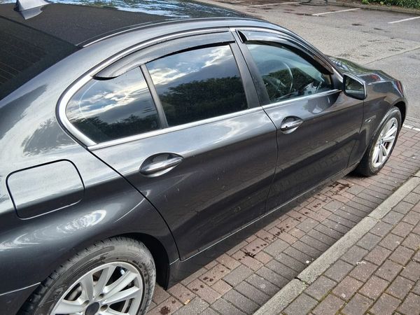 BMW 5-Series Saloon, Diesel, 2011, Grey