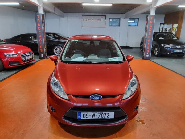 Ford Fiesta Hatchback, Diesel, 2009, Red