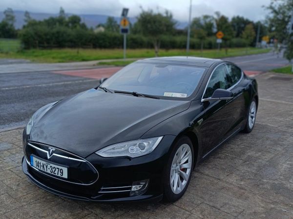 Tesla Model S Hatchback, Electric, 2014, Black