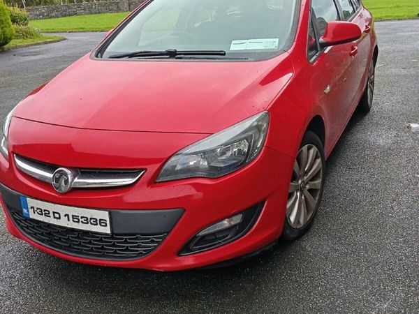 Vauxhall Astra Estate, Diesel, 2013, Red