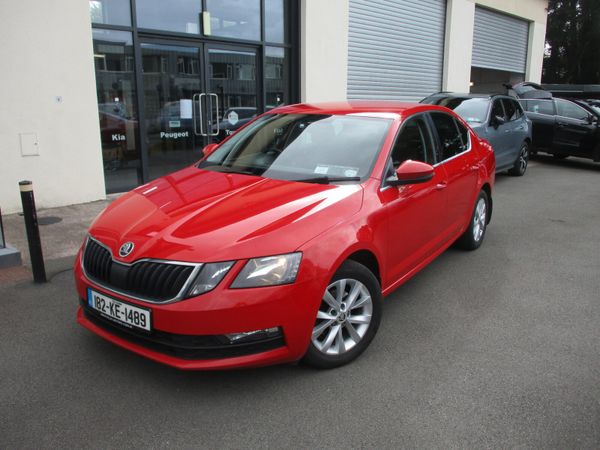 Skoda Octavia Saloon, Diesel, 2018, Red