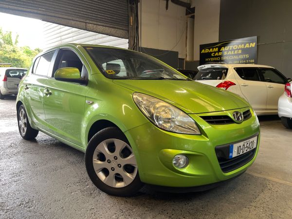 Hyundai i20 Hatchback, Petrol, 2010, Green