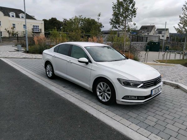 Volkswagen Passat Saloon, Diesel, 2015, White