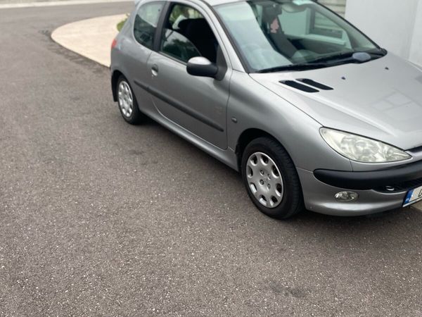 Peugeot 206 Hatchback, Petrol, 2006, Silver