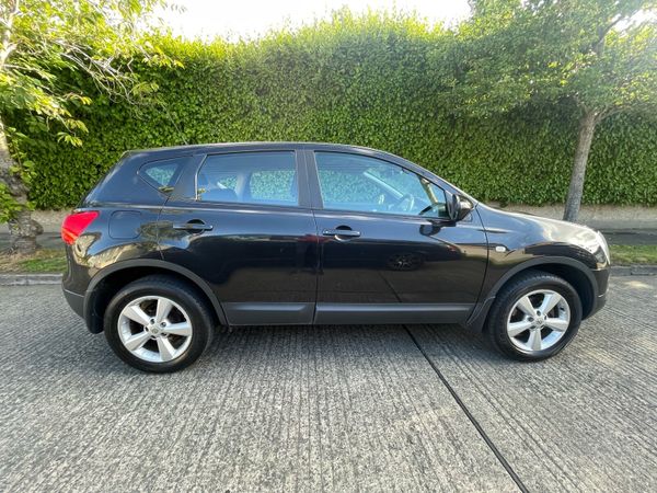 Nissan Qashqai Hatchback, Diesel, 2010, Black