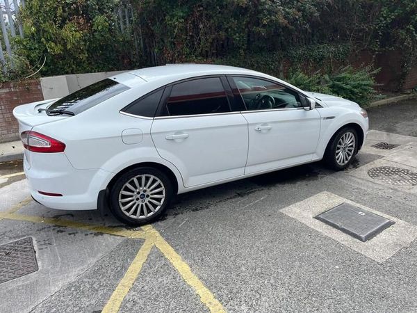 Ford Mondeo Hatchback, Diesel, 2013, White