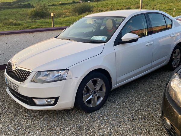 Skoda Octavia Saloon, Diesel, 2016, White