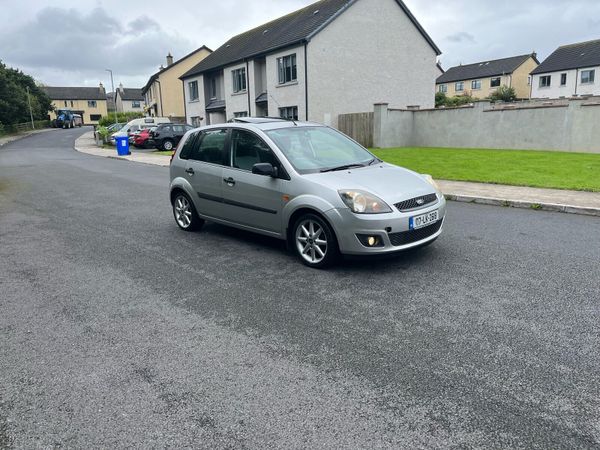 Ford Fiesta Hatchback, Petrol, 2007, Silver