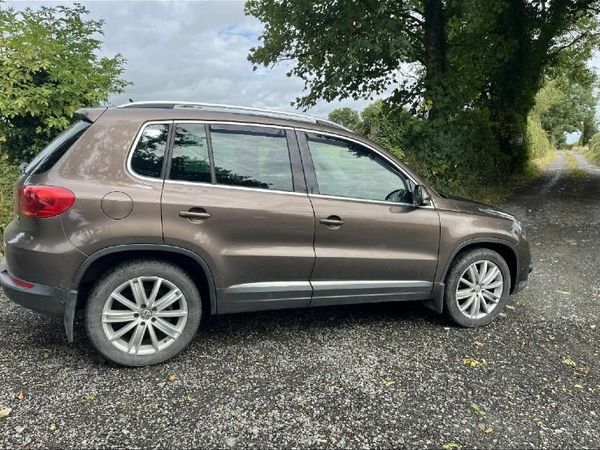 Volkswagen Tiguan SUV, Diesel, 2014, Brown