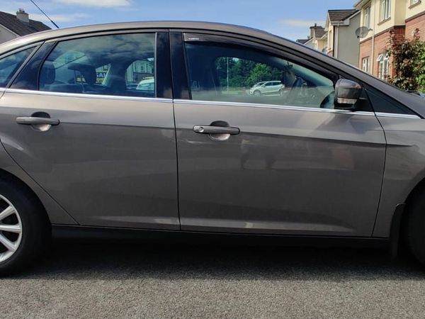 Ford Focus Saloon, Diesel, 2015, Brown