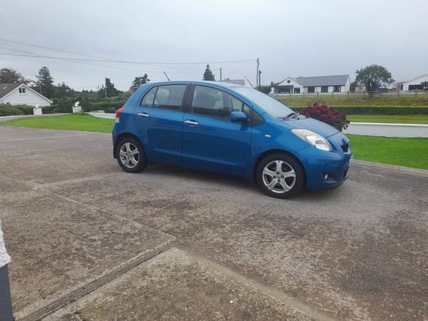 Toyota Yaris Hatchback, Petrol, 2010, Blue