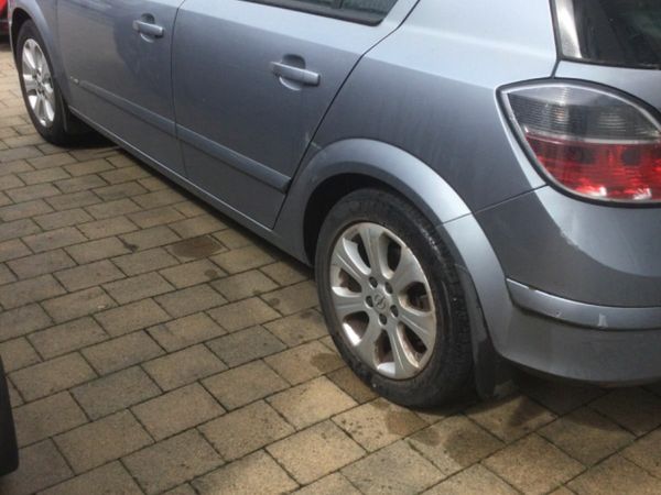 Opel Astra Hatchback, Petrol, 2008, Silver