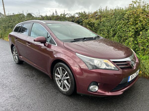 Toyota Avensis Estate, Diesel, 2015, Red