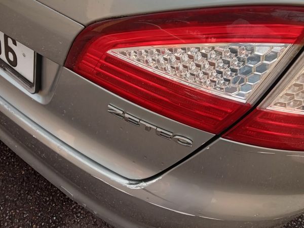 Ford Mondeo Saloon, Petrol, 2008, Silver