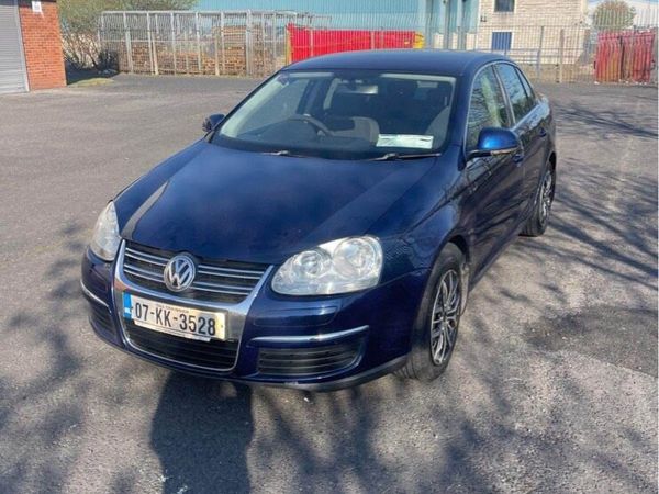 Volkswagen Jetta Saloon, Petrol, 2007, Blue