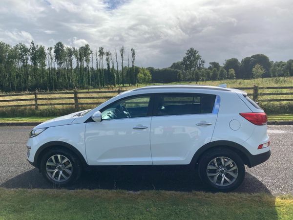 Kia Sportage SUV, Diesel, 2015, White
