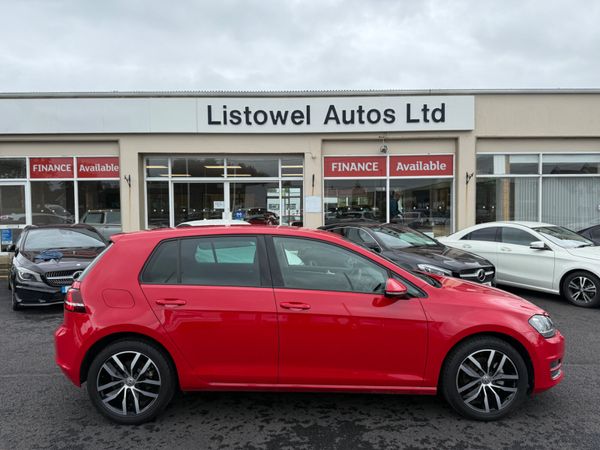 Volkswagen Golf Hatchback, Petrol, 2016, Red