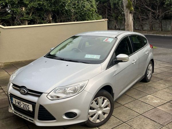 Ford Focus Hatchback, Petrol, 2011, Silver
