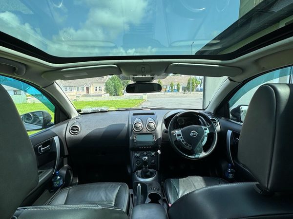 Nissan Qashqai Hatchback, Diesel, 2009, Silver
