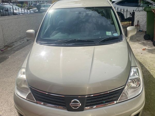Nissan Tiida Saloon, Diesel, 2011, Silver