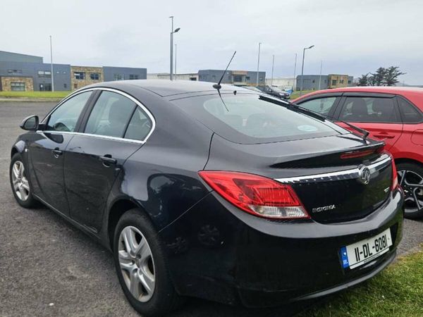Vauxhall Insignia Hatchback, Diesel, 2011, Black
