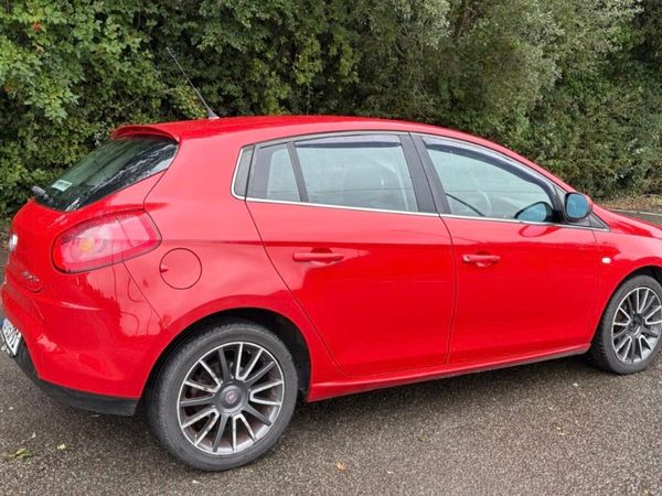 Fiat Bravo Hatchback, Petrol, 2009, Red