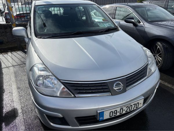 Nissan Tiida Hatchback, Diesel, 2009, Silver