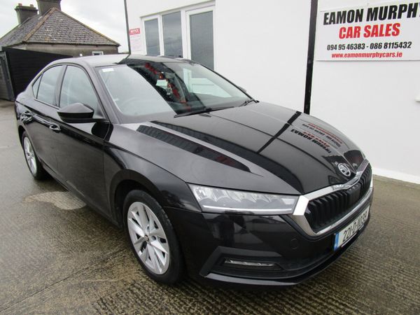Skoda Octavia Saloon, Diesel, 2022, Black