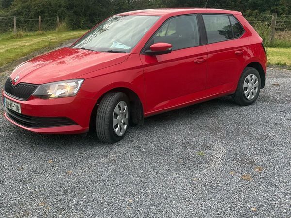 Skoda Fabia Hatchback, Petrol, 2016, Red
