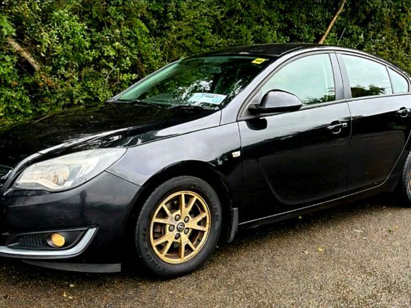 Opel Insignia Hatchback, Diesel, 2014, Black