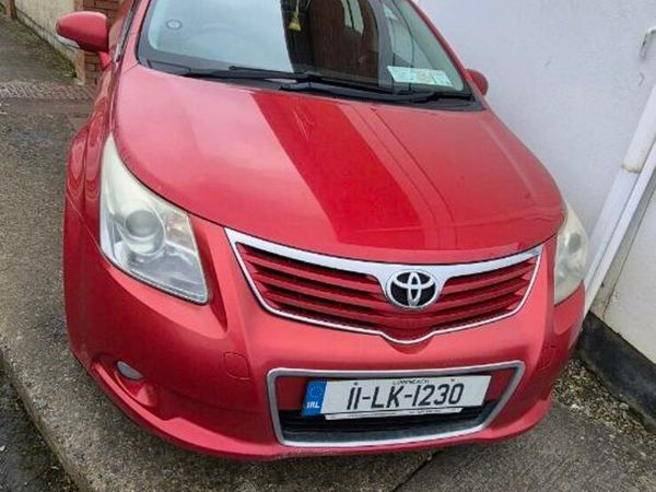 Toyota Avensis Saloon, Diesel, 2011, Red