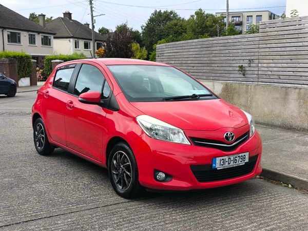 Toyota Yaris Hatchback, Petrol, 2013, Red